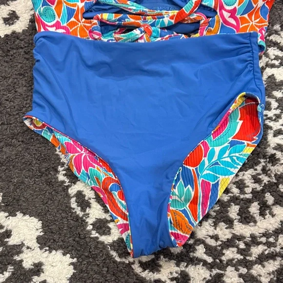 Women’s sunsets festive floral ribbed Elsie top capri bottom bikini 34 G M - Picture 8 of 9